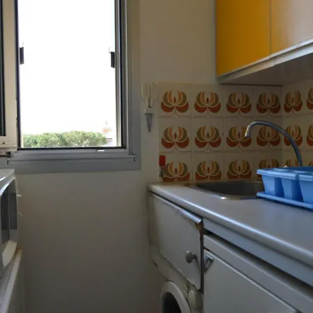 Studio Cap D'Agde, 1 Piece, 2 Personnes - Fr-1-249-359